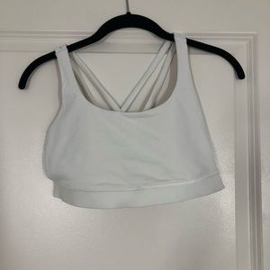 White sports bra lulu